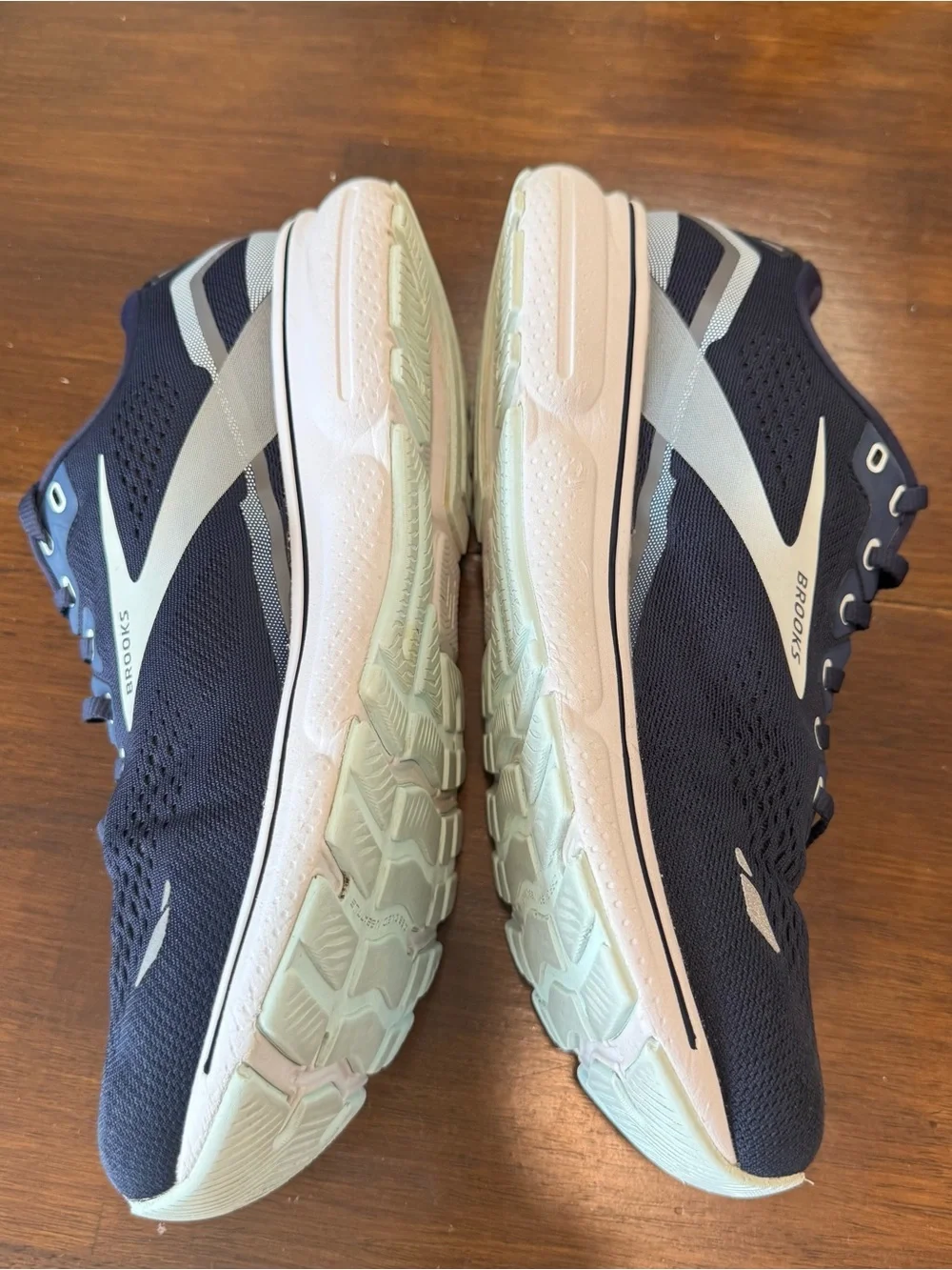 Brooks Ghost 15 Women's Size 11 Wide Running Walking Shoes Navy White